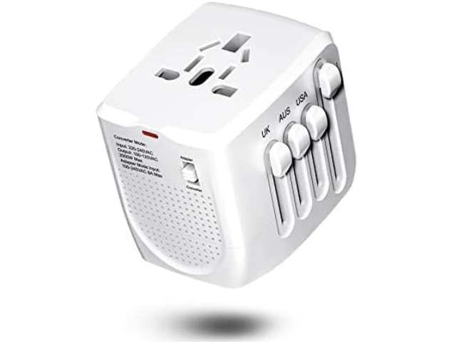 international power adapter - digital nomad gifts