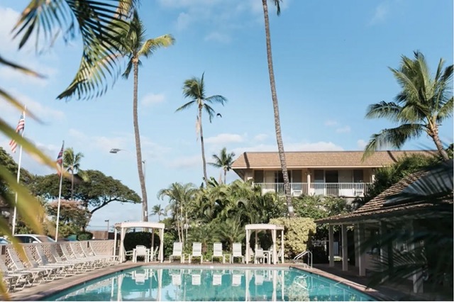 fully equipped apartment with pool in Kihei