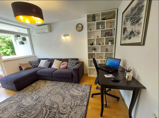 cozy central apartment - split long-term rentals