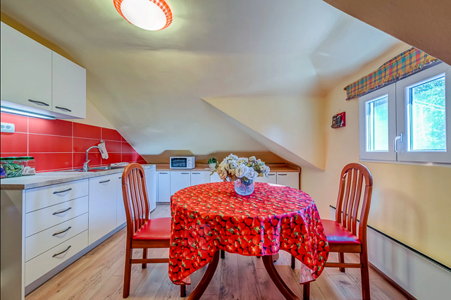 sunny two-bedroom - split long-term rentals