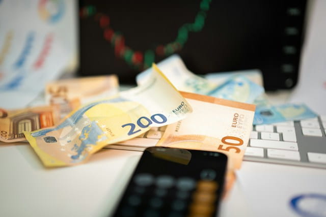 compounding costs - daily costs of digital nomad life